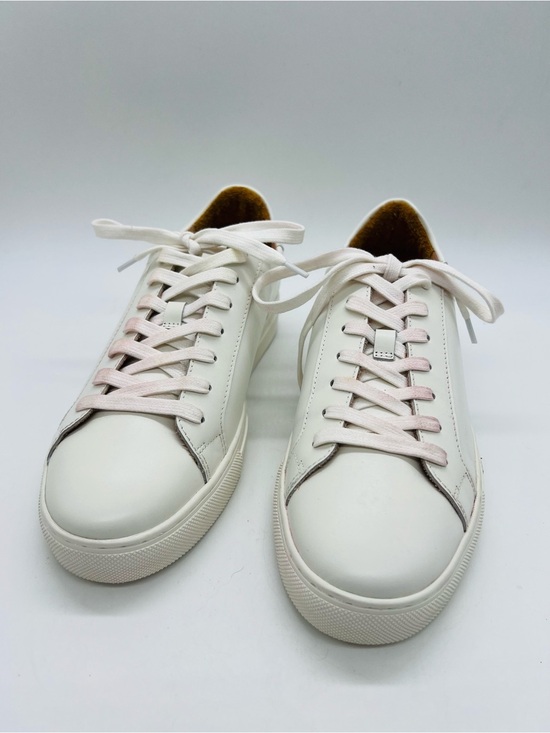 Quince Shoes - Quince Women’s White Everyday Leather Sneakers with Pale Pink Laces Size 10